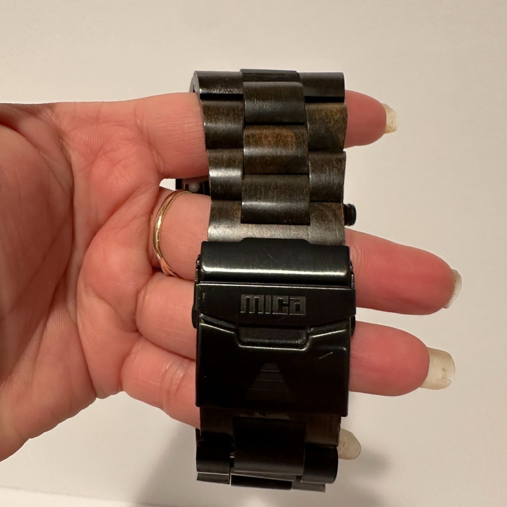 Mica Watch - Picture 5 of 6